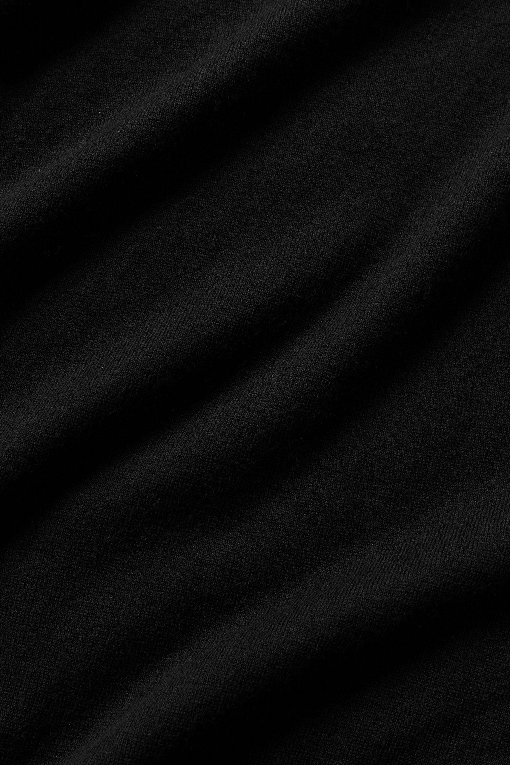 7 Cotton Cashmere Ever Soft Short - Black - Image 5